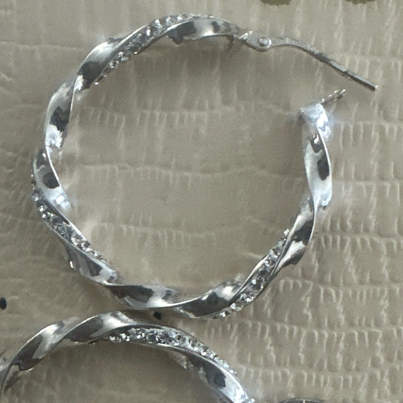 🔥.925 Tested Sterling Silver Crystal Jordan Mom Twisted Cable Hoop Earrings🔥 - Picture 6 of 10
